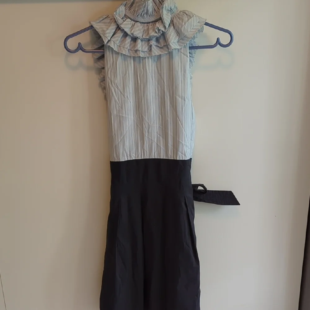 BCBGMaxAzria Blue Striped Ruffle Top - Picture 3 of 3